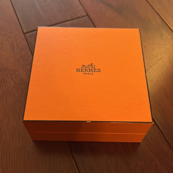 HERMES Paris - Silver H Toggle Necklace - Picture 5 of 6